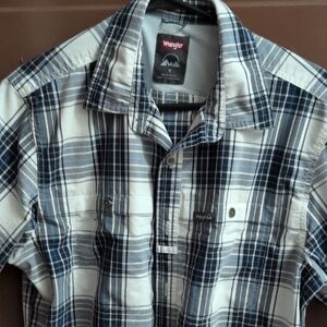 Wrangler Plaid Button Down Shirt